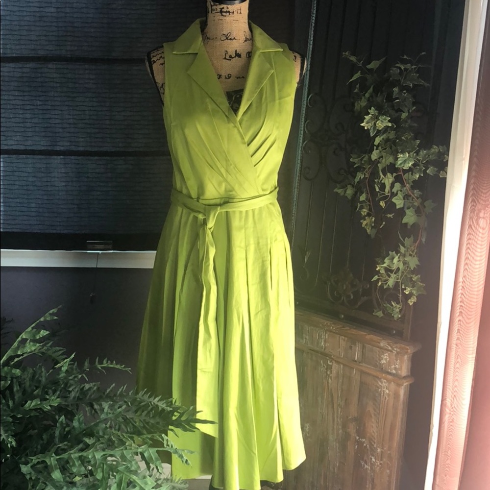 Jessica Howard  pleated dress.